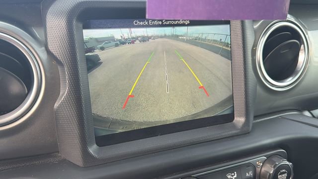 Used 2019 Jeep Wrangler Unlimited Sahara image 13