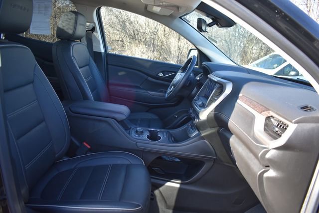 Used 2022 GMC Acadia Denali w/ Denali Technology Package image 16