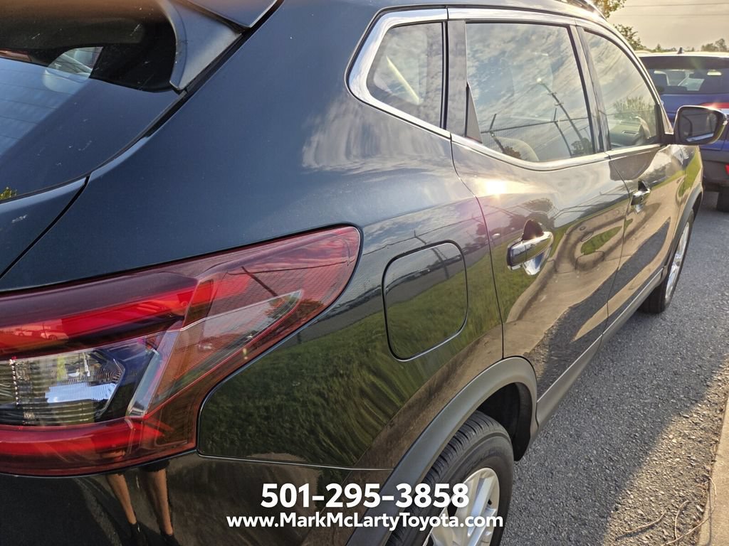 Used 2022 Nissan Rogue Sport SV FWD image 7
