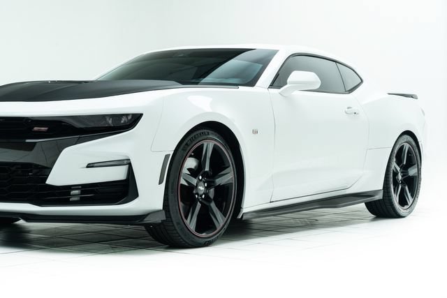 Used 2019 Chevrolet Camaro SS RWD image 9