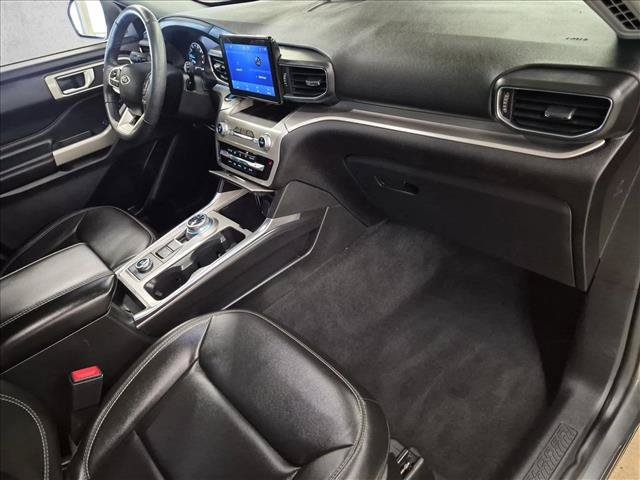 Used 2022 Ford Explorer XLT w/ Equipment Group 202A AWD/4WD image 22