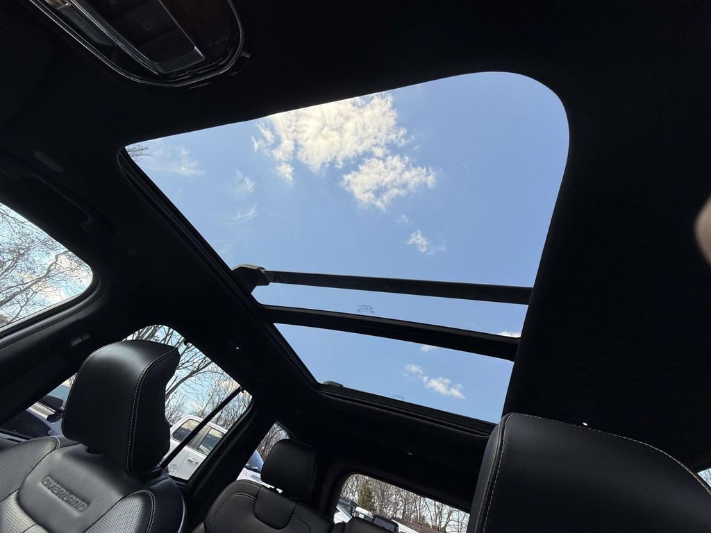 Used 2023 Jeep Grand Cherokee Overland w/ Luxury Tech Group IV image 27