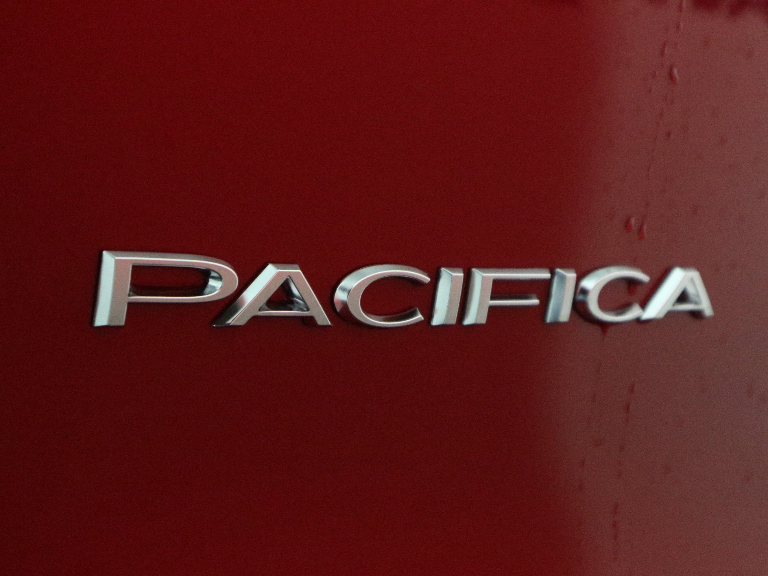New 2026 Chrysler Pacifica Pinnacle image 40