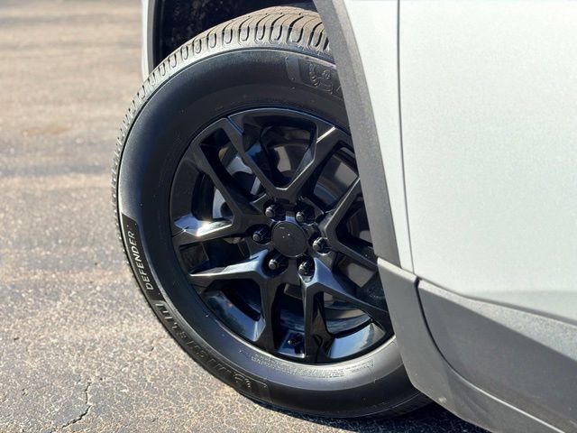 Used 2019 Chevrolet Traverse LT w/ LPO, Floor Liner Package FWD image 28