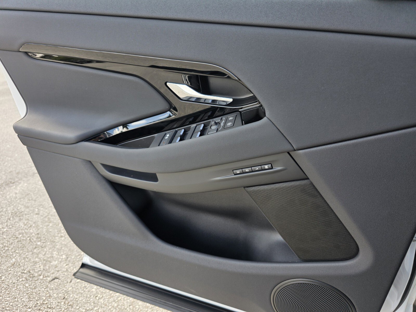 New 2026 Land Rover Range Rover Evoque S AWD/4WD image 19