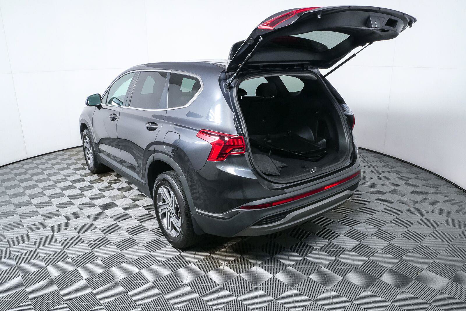 Used 2023 Hyundai Santa Fe SE AWD/4WD image 25