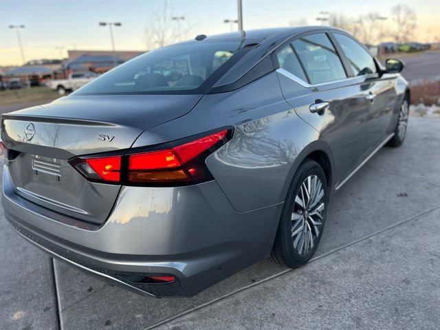 Used 2024 Nissan Altima 2.5 SV image 8