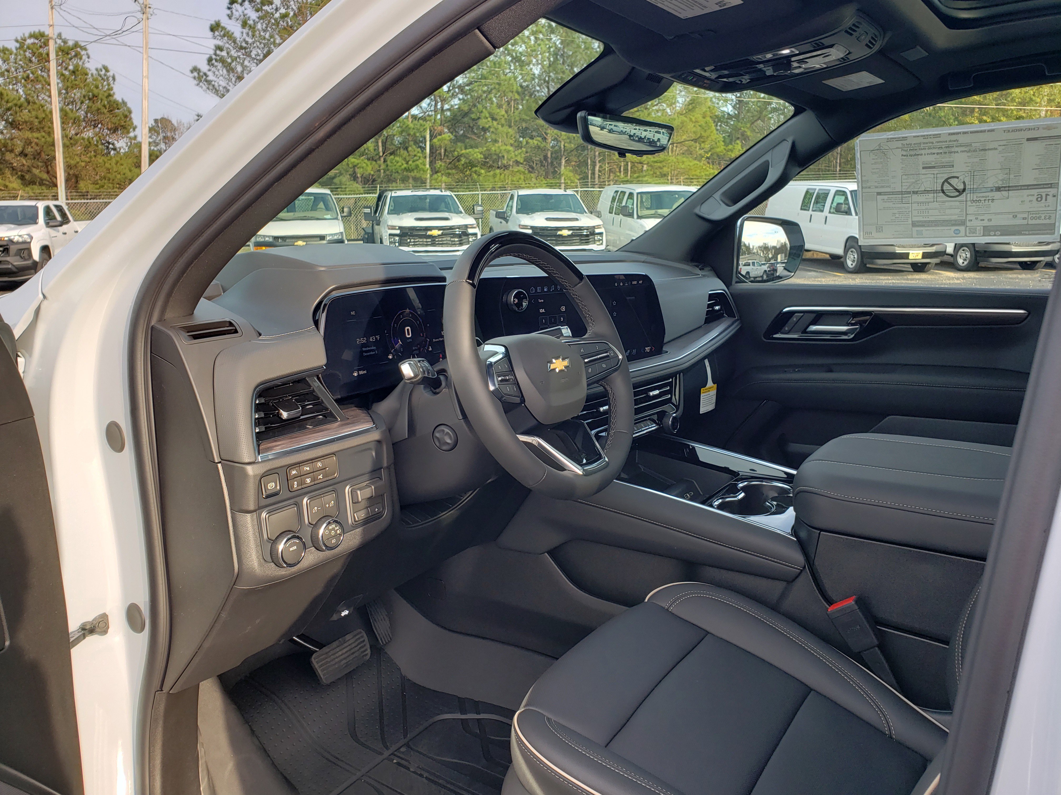 New 2026 Chevrolet Suburban Premier image 31