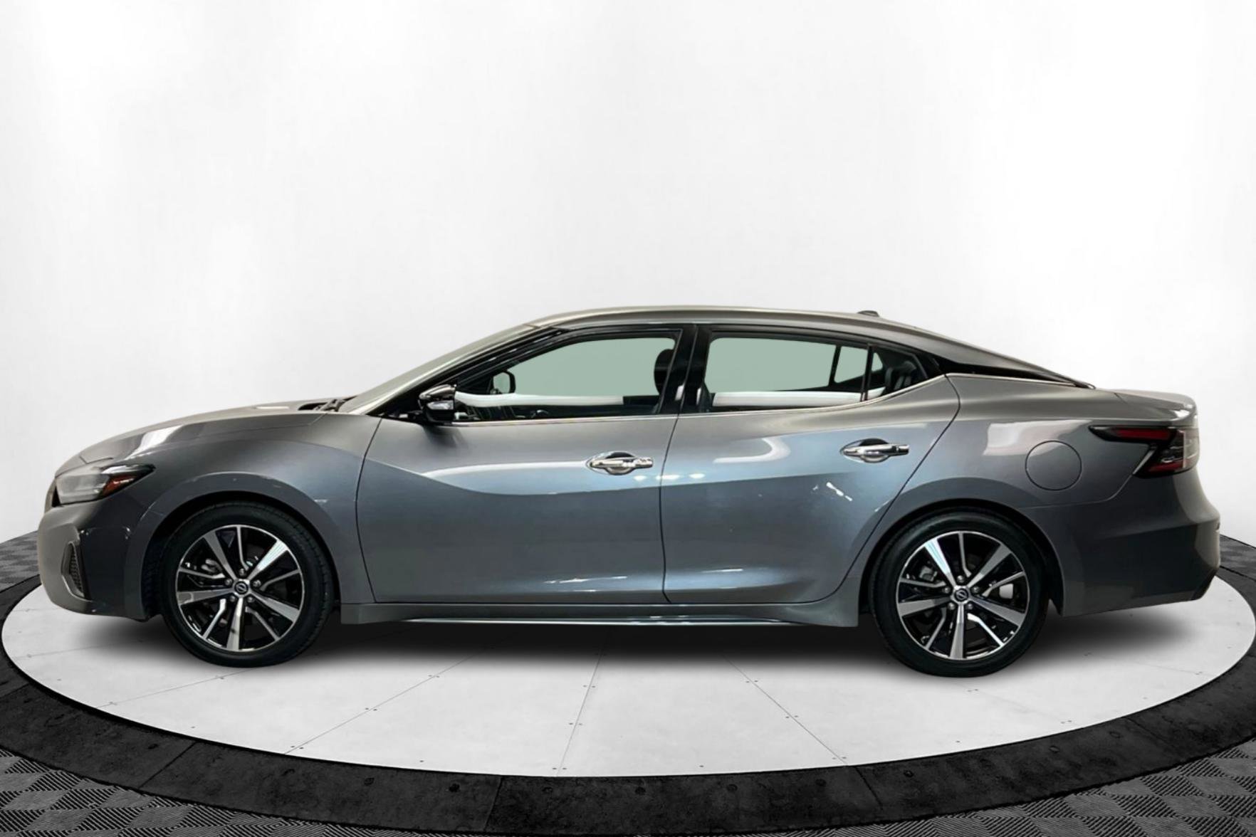 Used 2023 Nissan Maxima SV w/ Floor Mat Group image 2