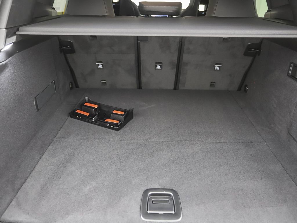 Used 2026 BMW iX xDrive60 w/ Premium Package image 24