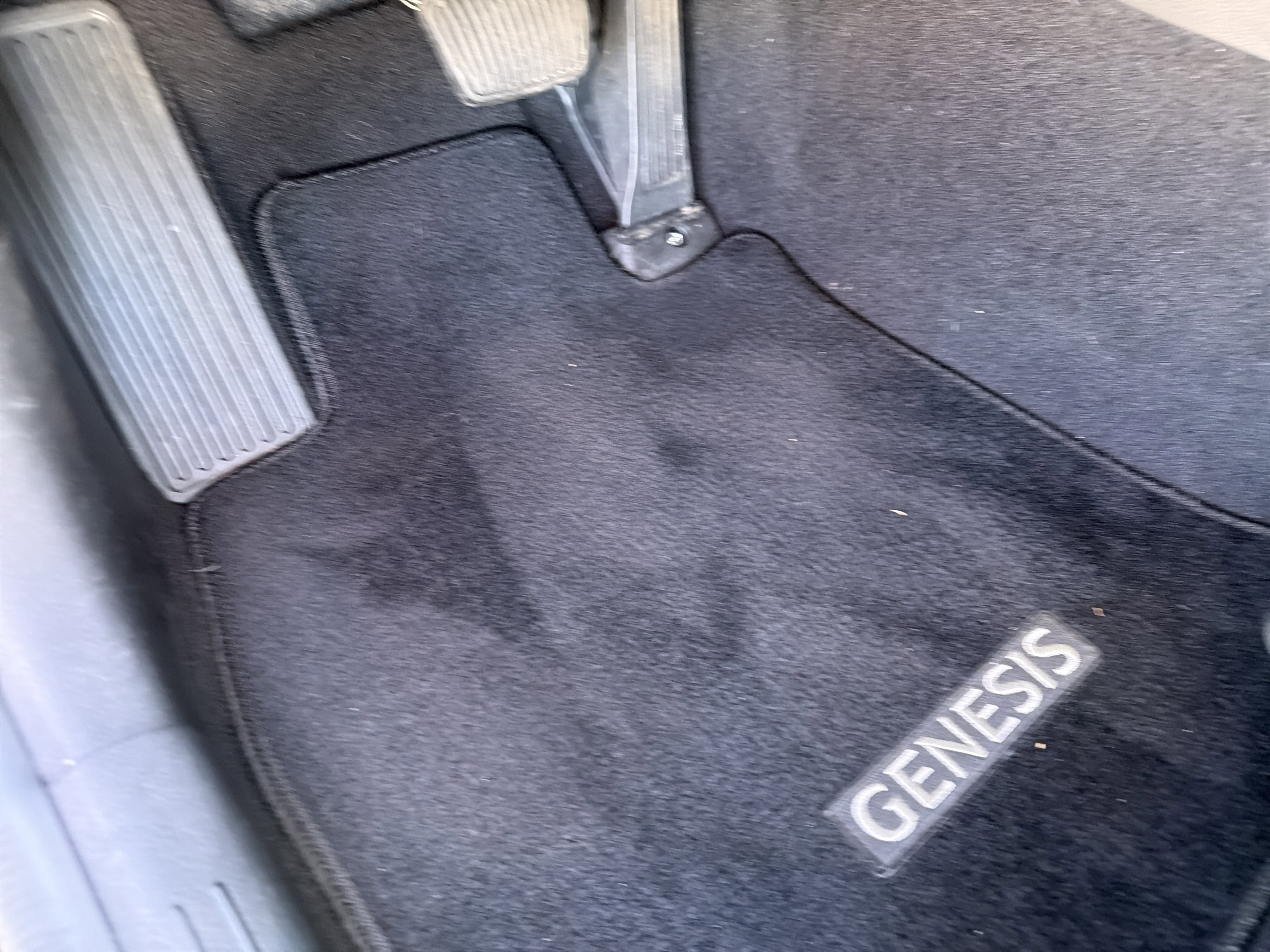 Used 2023 Genesis G70 2.0T image 17