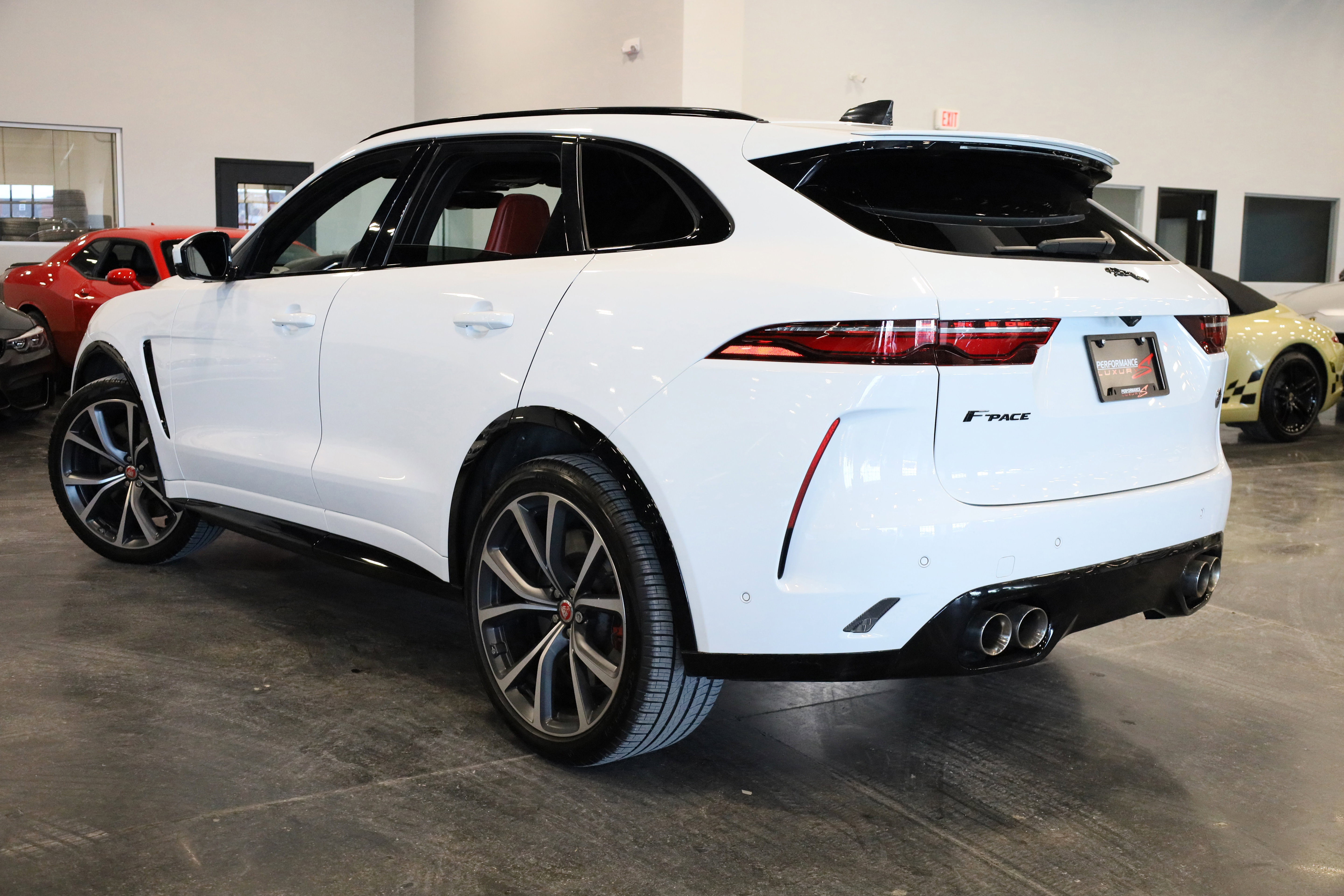 Used 2023 Jaguar F-PACE SVR image 4