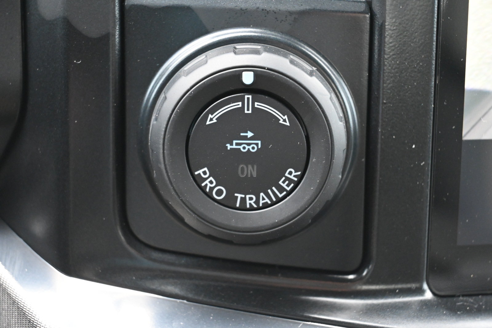 New 2026 Ford F250 Platinum w/ Platinum Plus Package AWD/4WD image 24