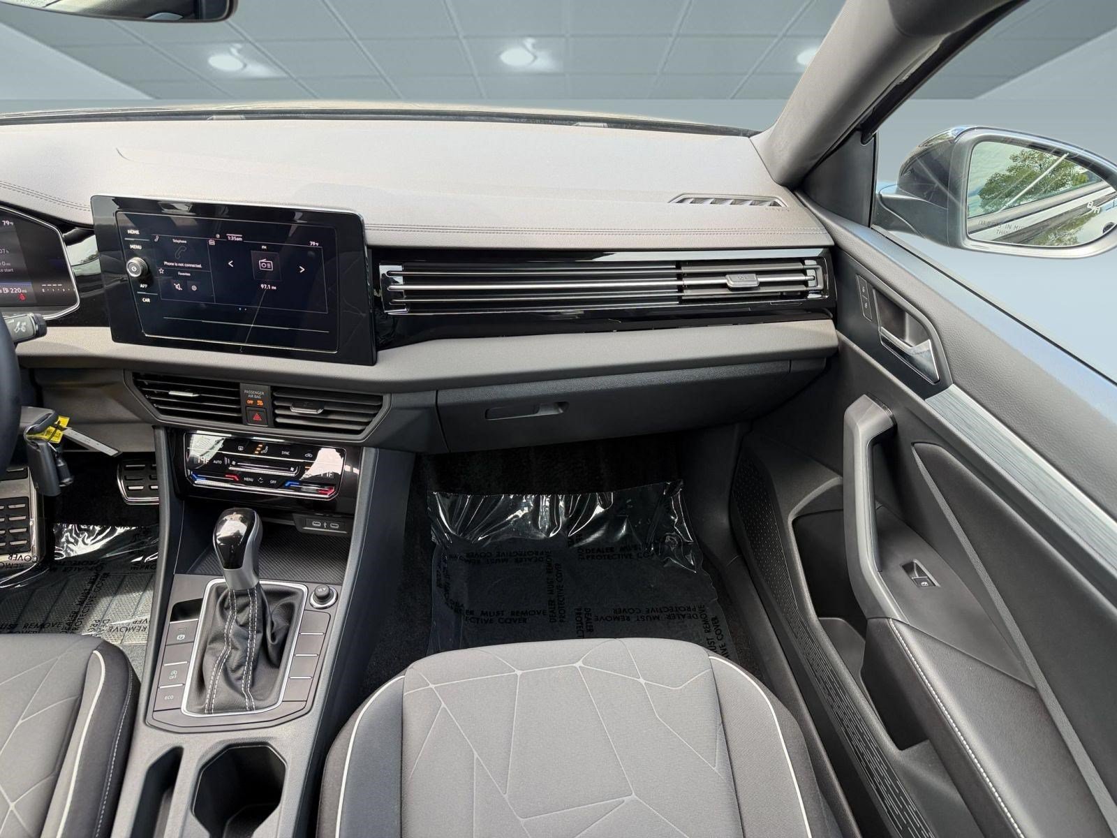 Used 2025 Volkswagen Jetta Sport FWD image 28
