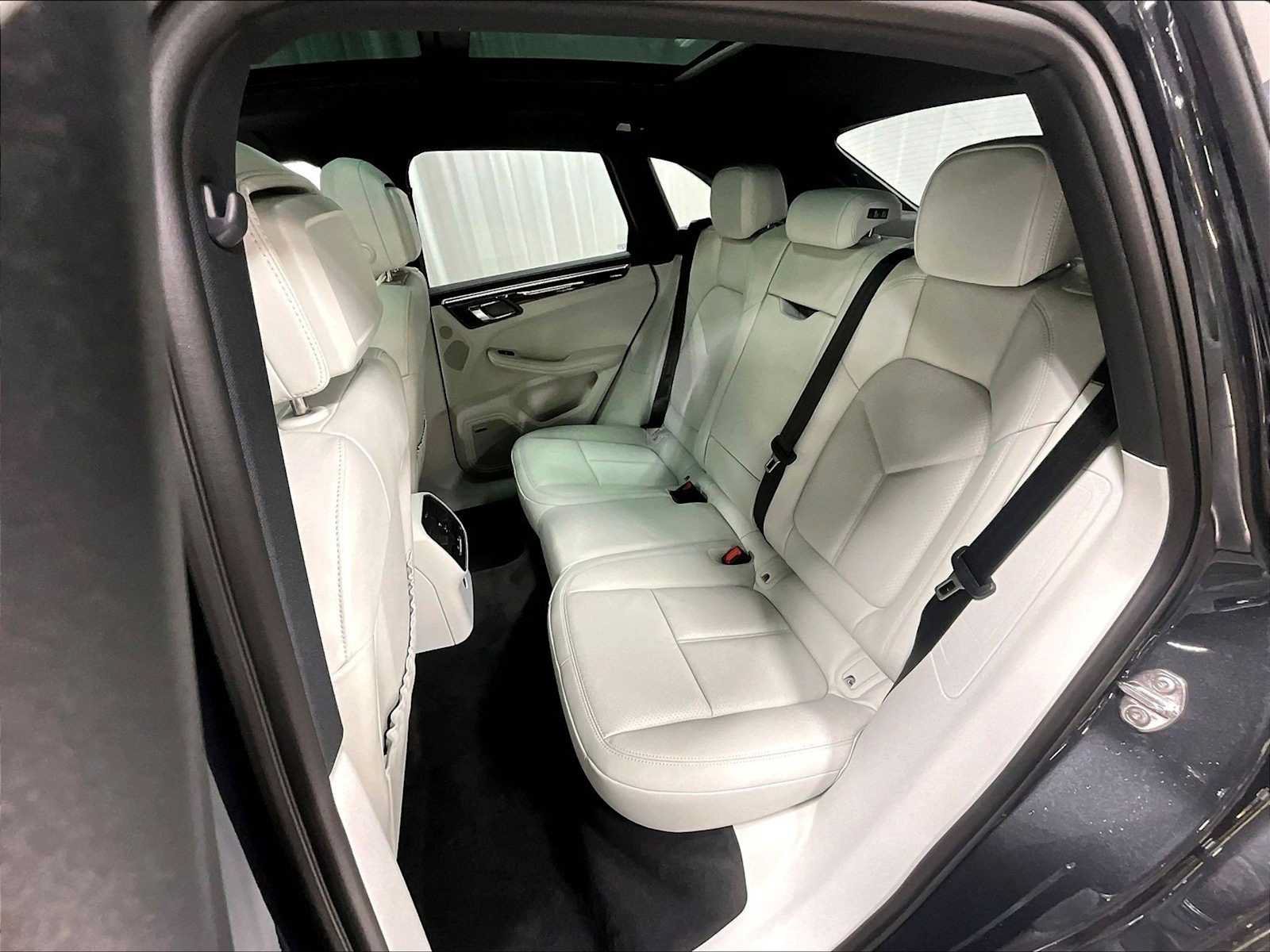 Used 2026 Porsche Macan S AWD/4WD image 27