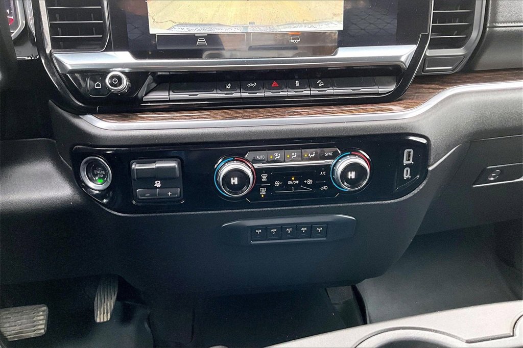 Used 2024 GMC Sierra 3500 SLE w/ SLE Convenience Package image 29