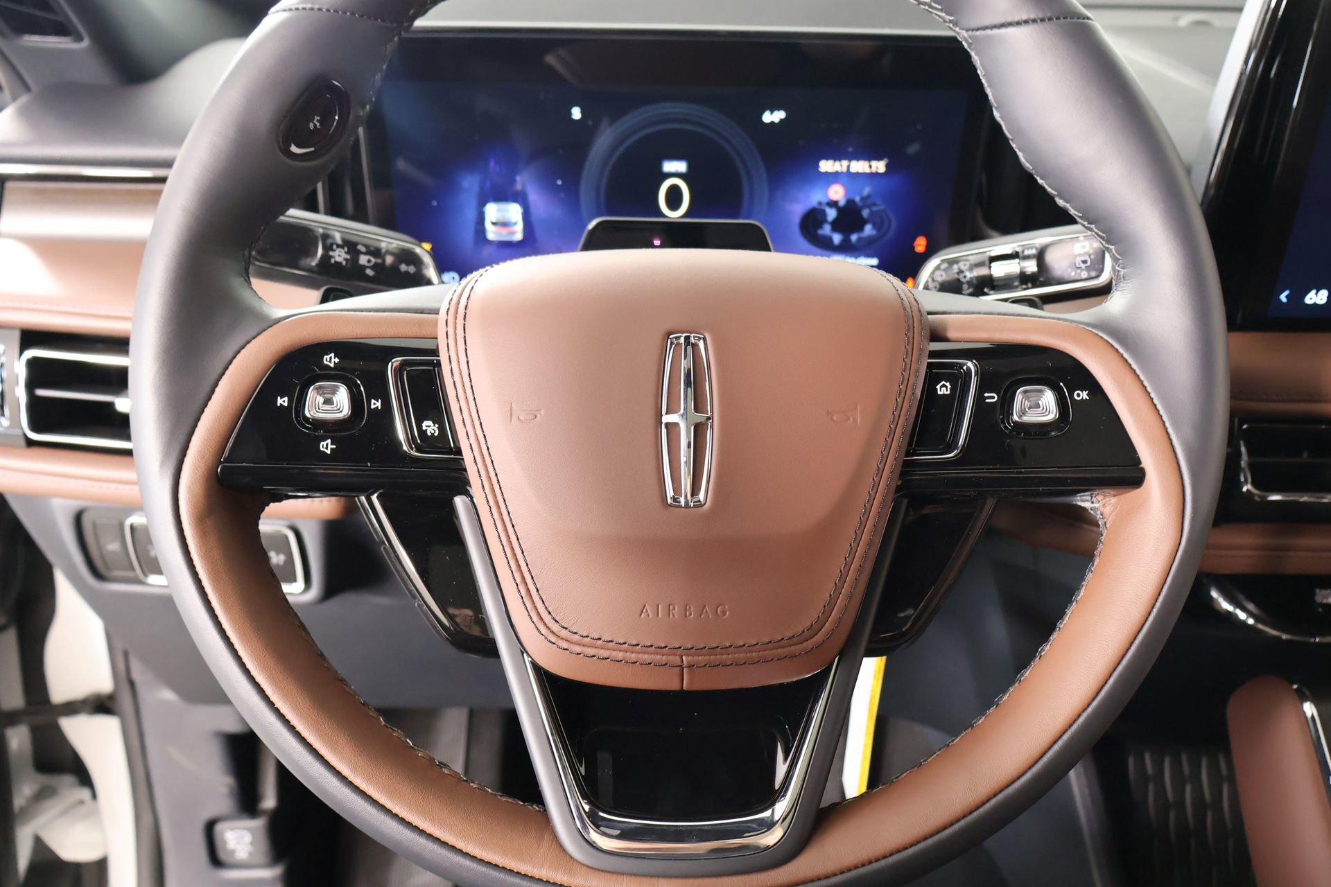 New 2026 Lincoln Aviator Reserve AWD/4WD image 3