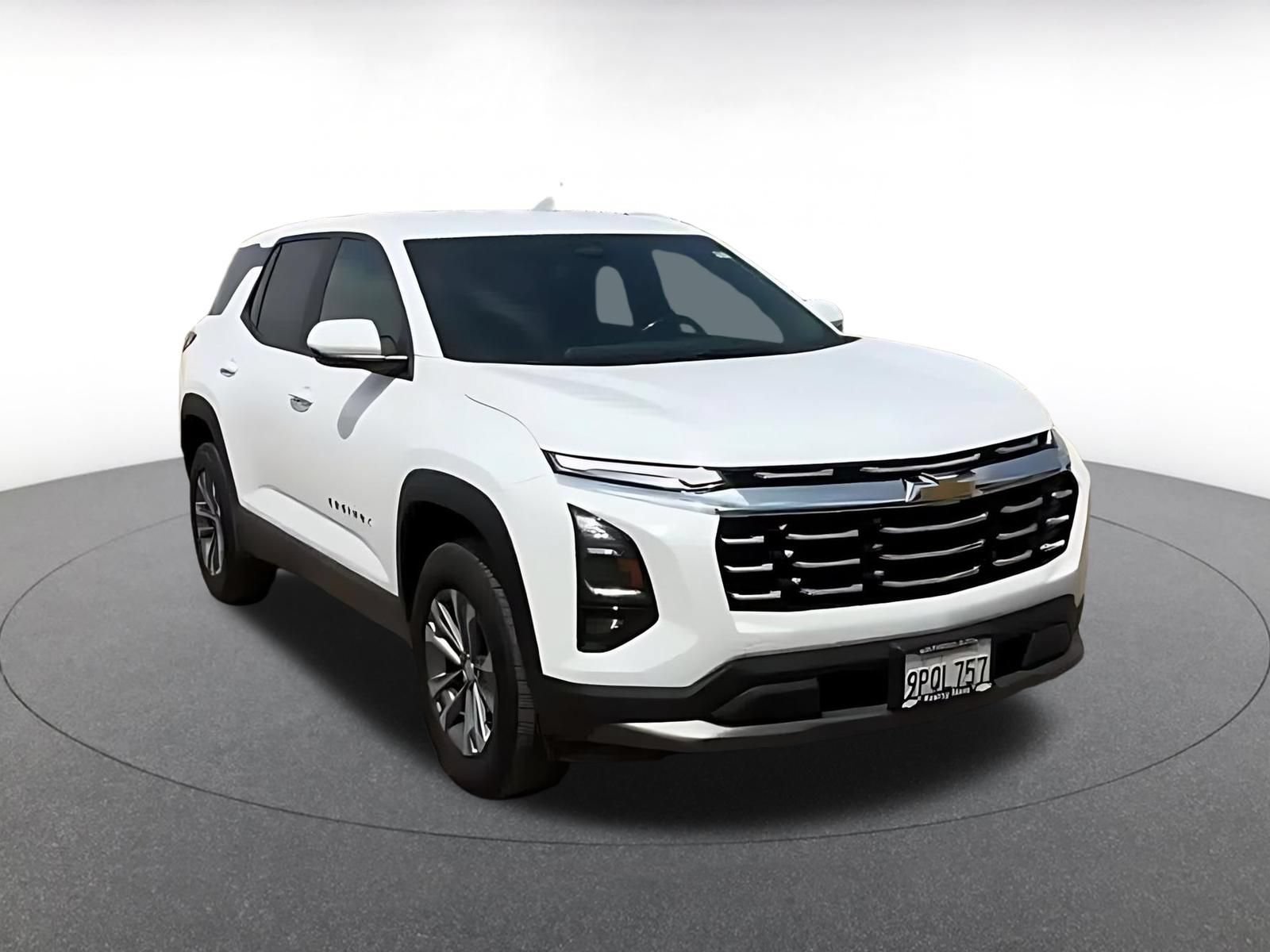 Used 2025 Chevrolet Equinox LT FWD image 3