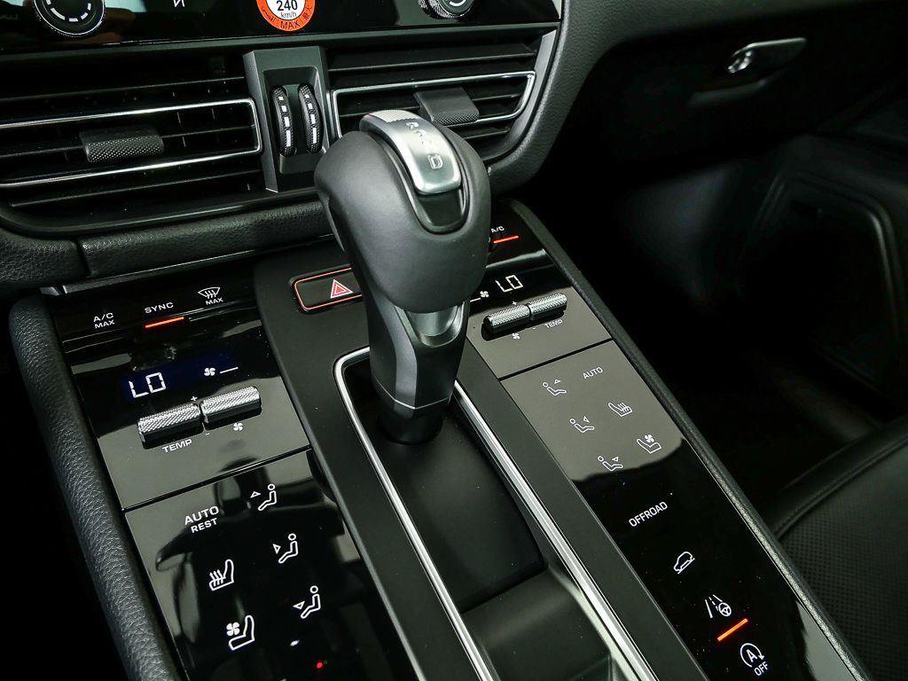 New 2026 Porsche Macan Turbo AWD/4WD image 19