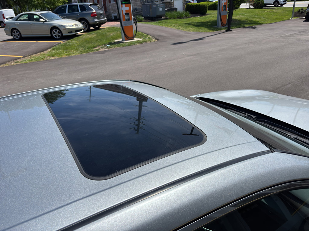 Used 2020 Toyota Avalon Limited w/ Advanced Safety Package FWD image 4