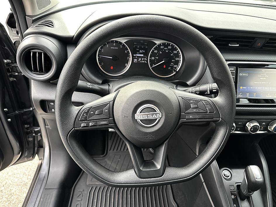 Certified 2025 Nissan Kicks Play S image 13