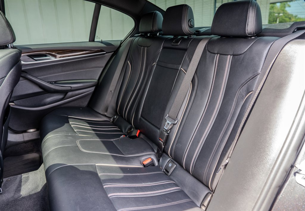 Used 2019 BMW 530i w/ Convenience Package RWD image 28