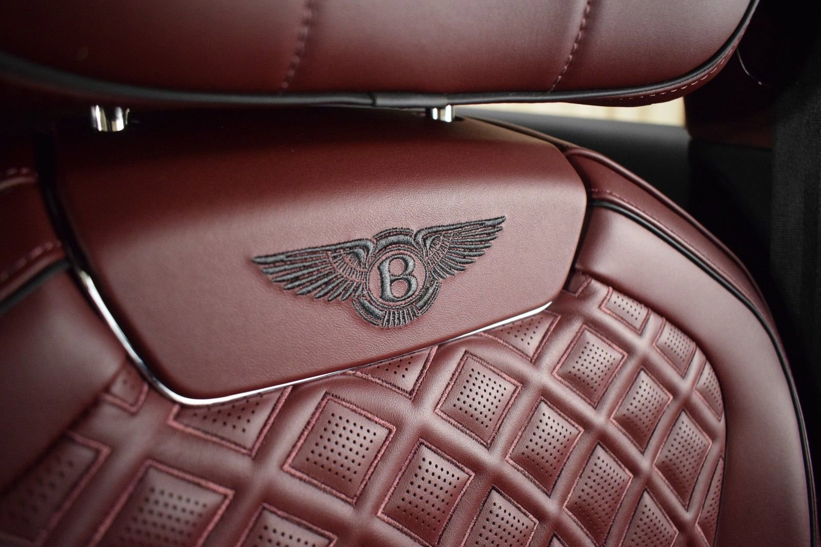 Certified 2023 Bentley Flying Spur Azure image 37