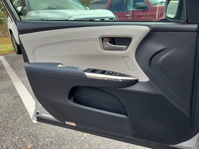 Used 2013 Toyota Avalon Limited image 37