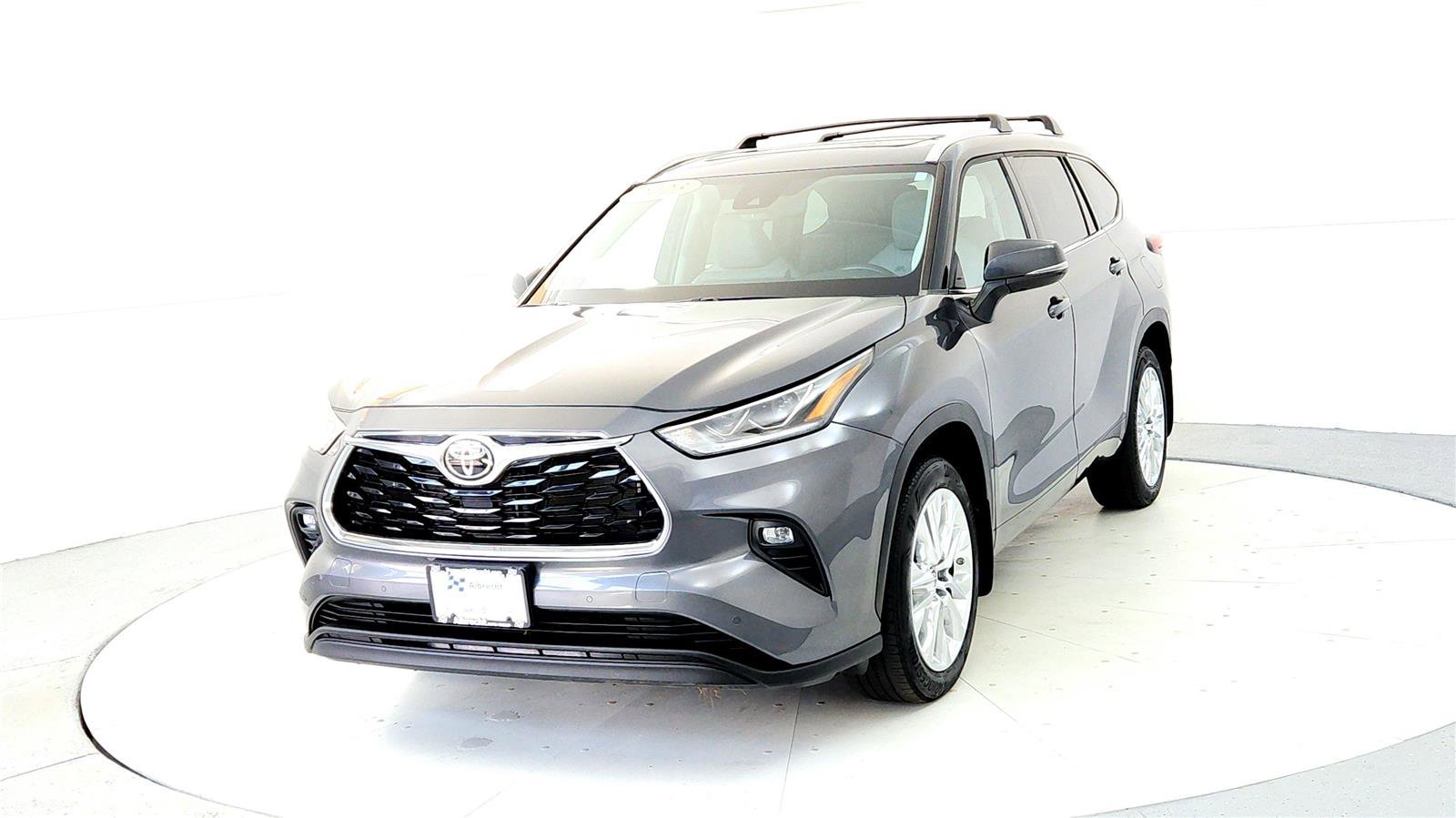 Used 2023 Toyota Highlander Limited image 2