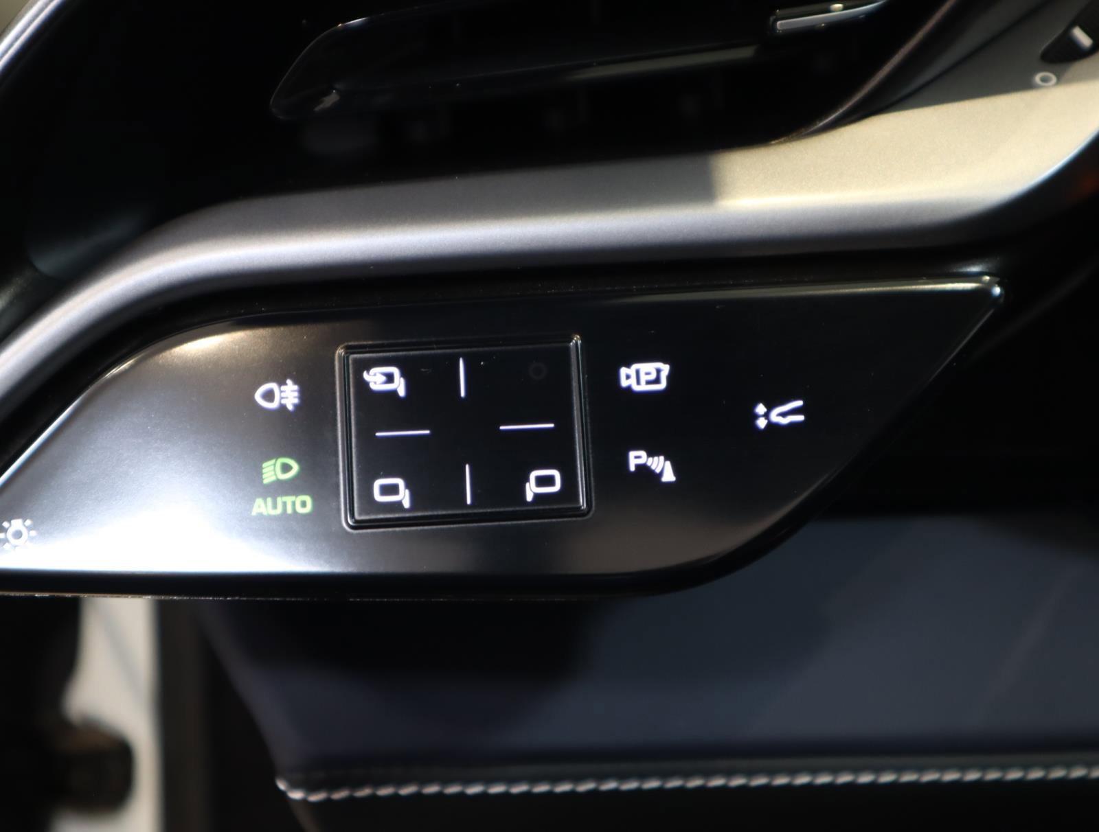 Certified 2025 Ferrari SF90 Spider AWD/4WD image 28