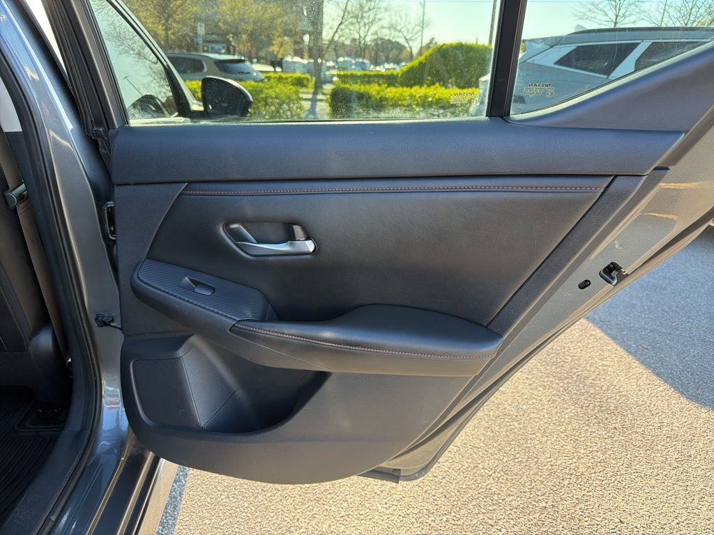 Used 2021 Nissan Sentra SR w/ SR Premium Package image 27