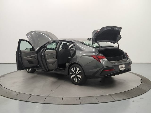 Used 2024 Hyundai Elantra SEL FWD image 14