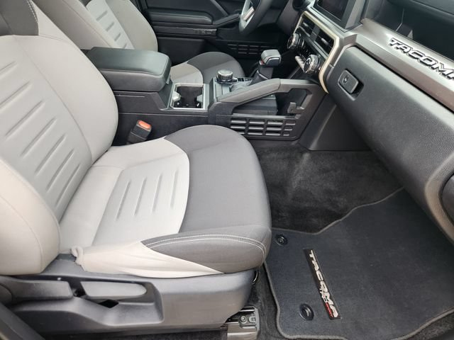 Used 2025 Toyota Tacoma TRD Sport AWD/4WD image 13