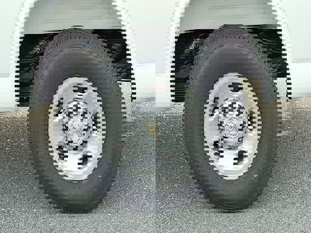 New 2025 Chevrolet Express 3500 w/ Driver Convenience Package image 7