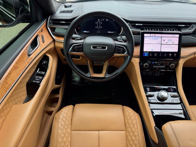 Used 2022 Jeep Grand Cherokee Summit AWD/4WD image 21