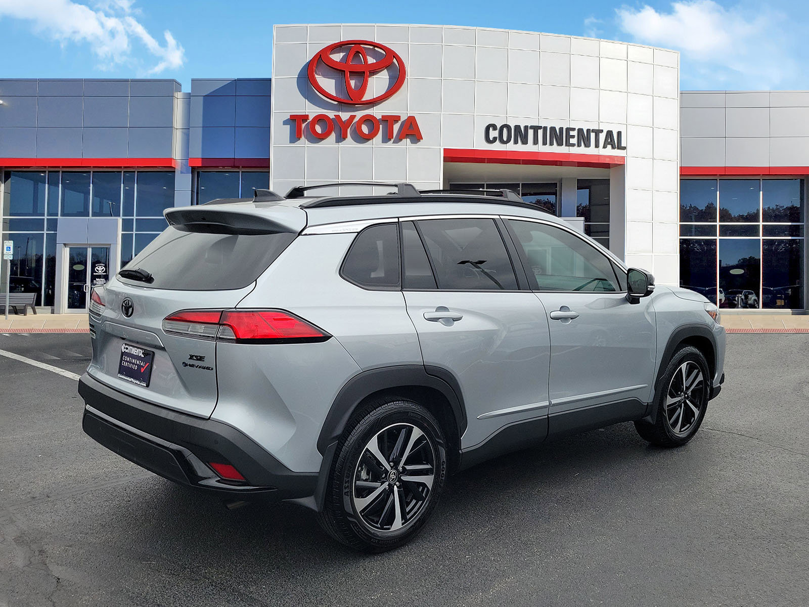 Used 2025 Toyota Corolla Cross AWD Hybrid w/ Convenience Package image 4