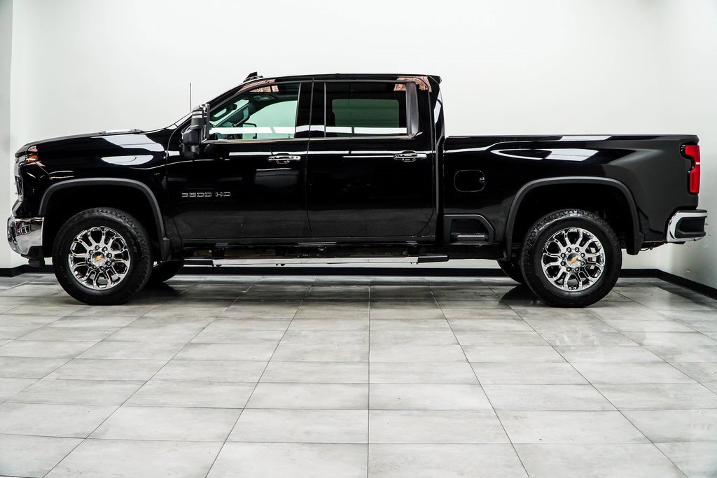 Used 2024 Chevrolet Silverado 3500 LTZ w/ LTZ Premium Package image 7