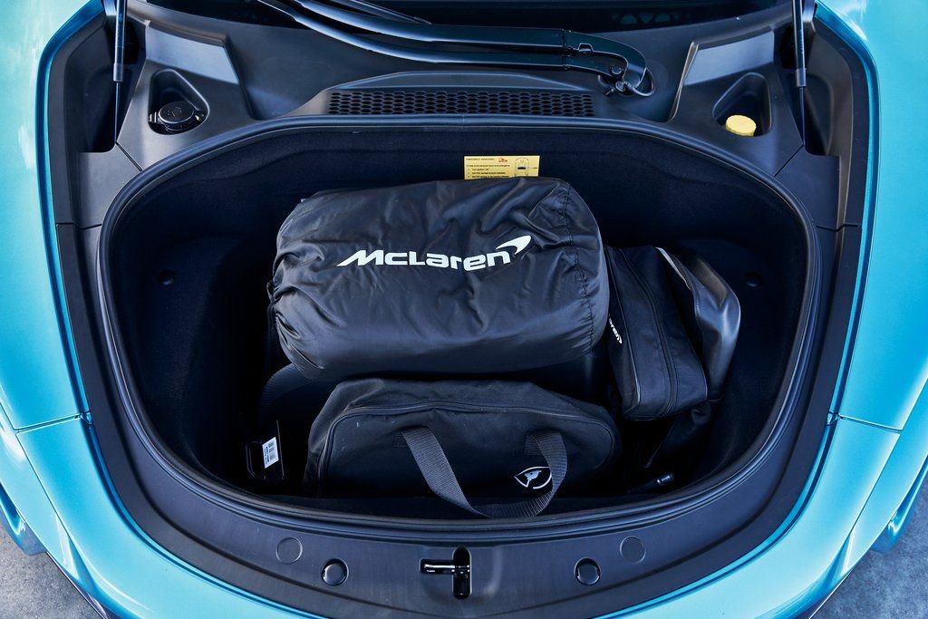 Used 2025 McLaren Artura Spider image 19