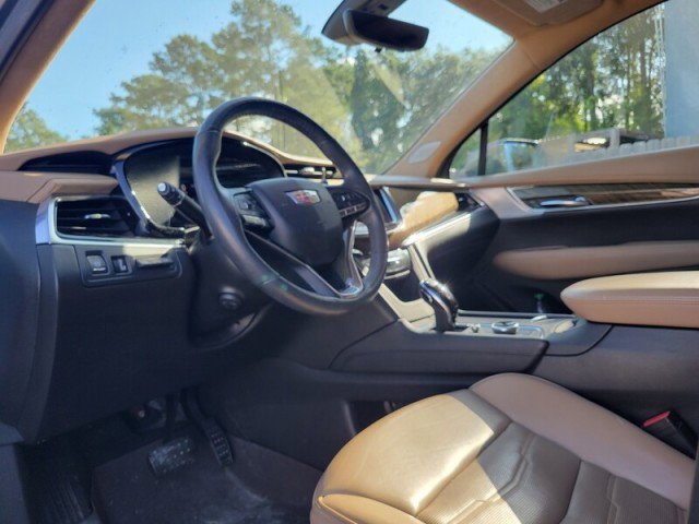 Used 2020 Cadillac XT6 Premium Luxury w/ Platinum Package FWD image 9