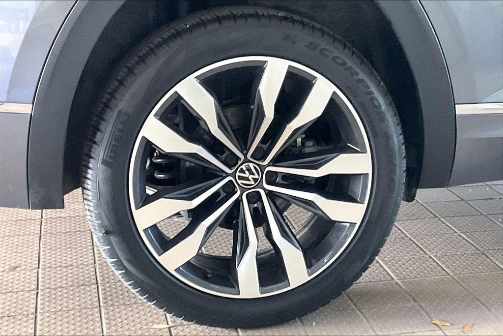 Used 2023 Volkswagen Atlas SEL Premium AWD/4WD image 37