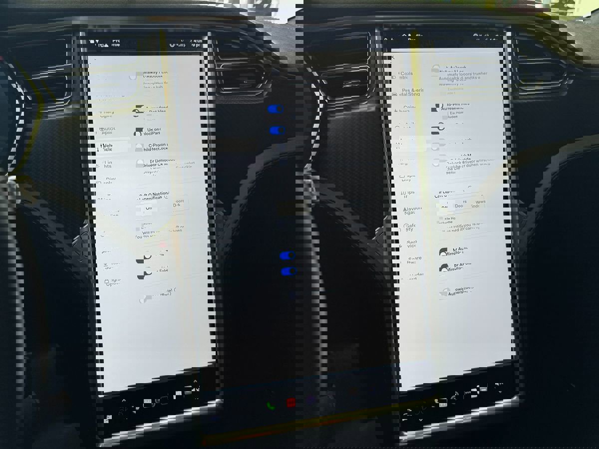 Used 2017 Tesla Model S 75D image 30