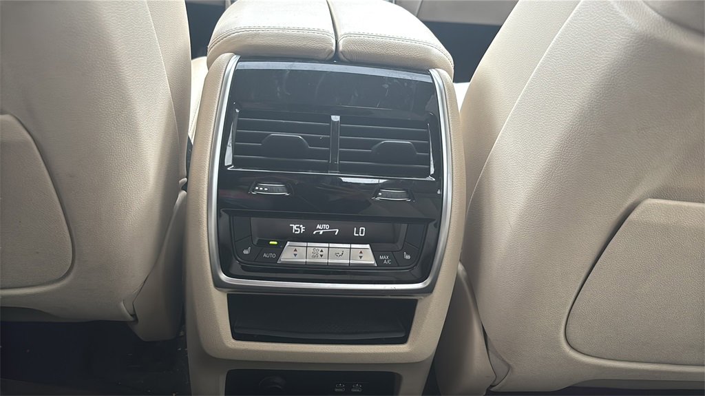 Used 2019 BMW X7 xDrive40i w/ Premium Package image 11