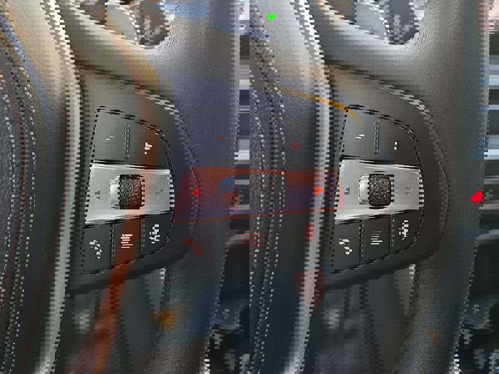 Used 2024 BMW X5 xDrive40i w/ Premium Package image 24