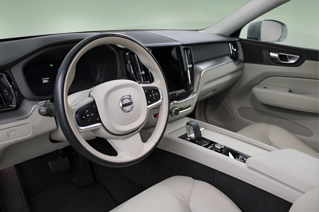 Used 2023 Volvo XC60 B5 Core w/ Climate Package AWD/4WD image 14