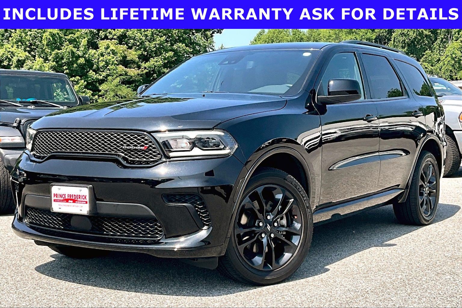 Used 2024 Dodge Durango SXT w/ SXT Blacktop Group AWD/4WD image 3
