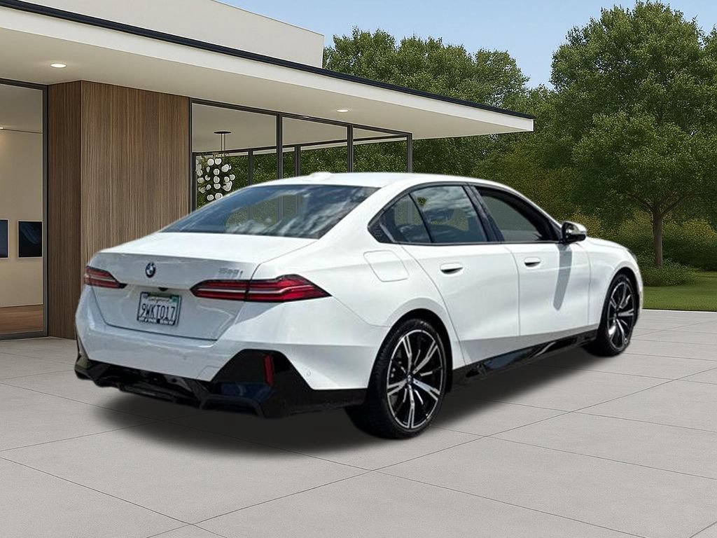 Used 2026 BMW 530i w/ M Sport Package RWD image 8