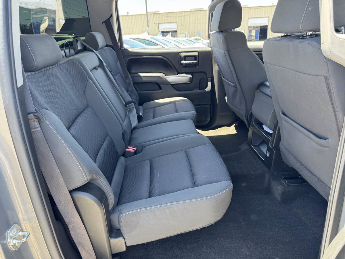 Used 2017 Chevrolet Silverado 1500 LT w/ High Desert Package AWD/4WD image 18