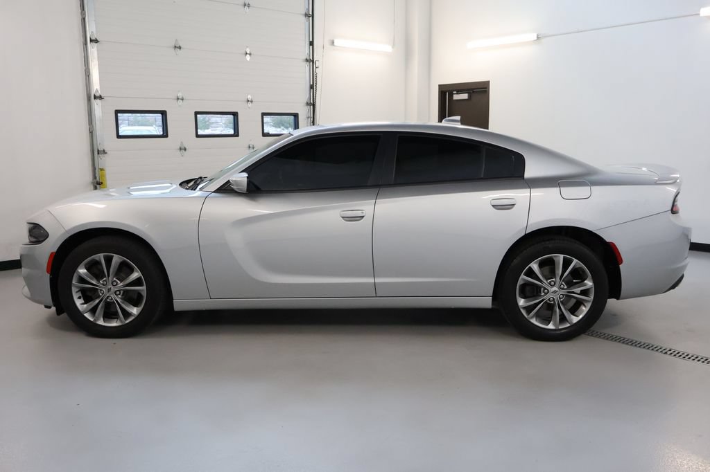 Used 2020 Dodge Charger SXT AWD/4WD image 4