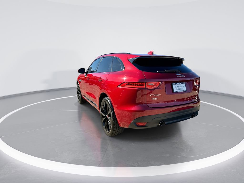 Used 2018 Jaguar F-PACE R-Sport image 6