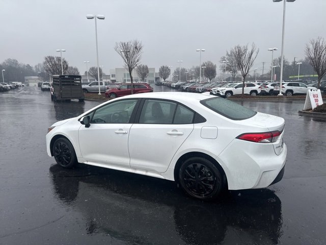 Used 2025 Toyota Corolla LE image 7